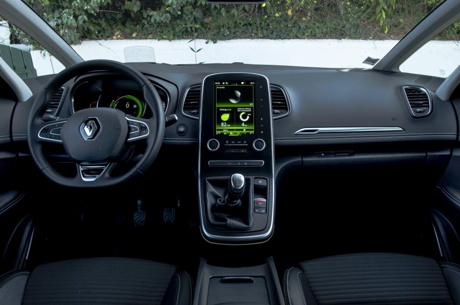 Торпедо Renault Scenic Hybrid Assist 2016 года  (фото 4 из 10)